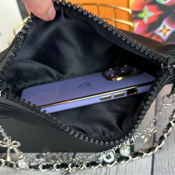 CHANEL black neoprene crossbody pouch with Pearl chain and bag charm - Picture 11 of 11